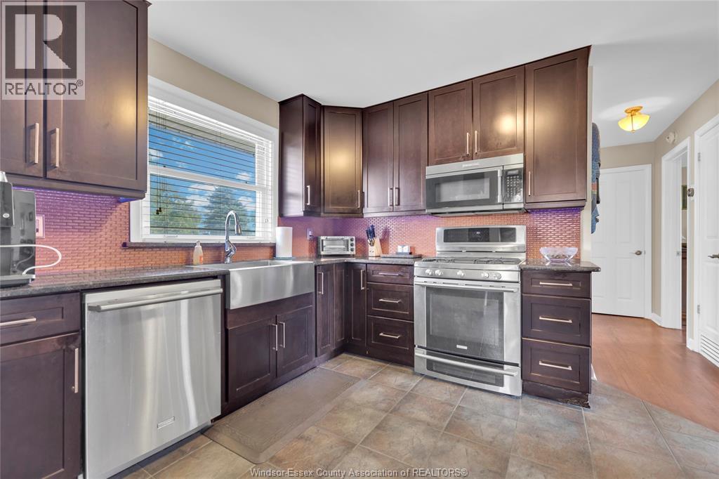 2456 Randolph, Windsor, ON - Indoor Photo Showing Kitchen