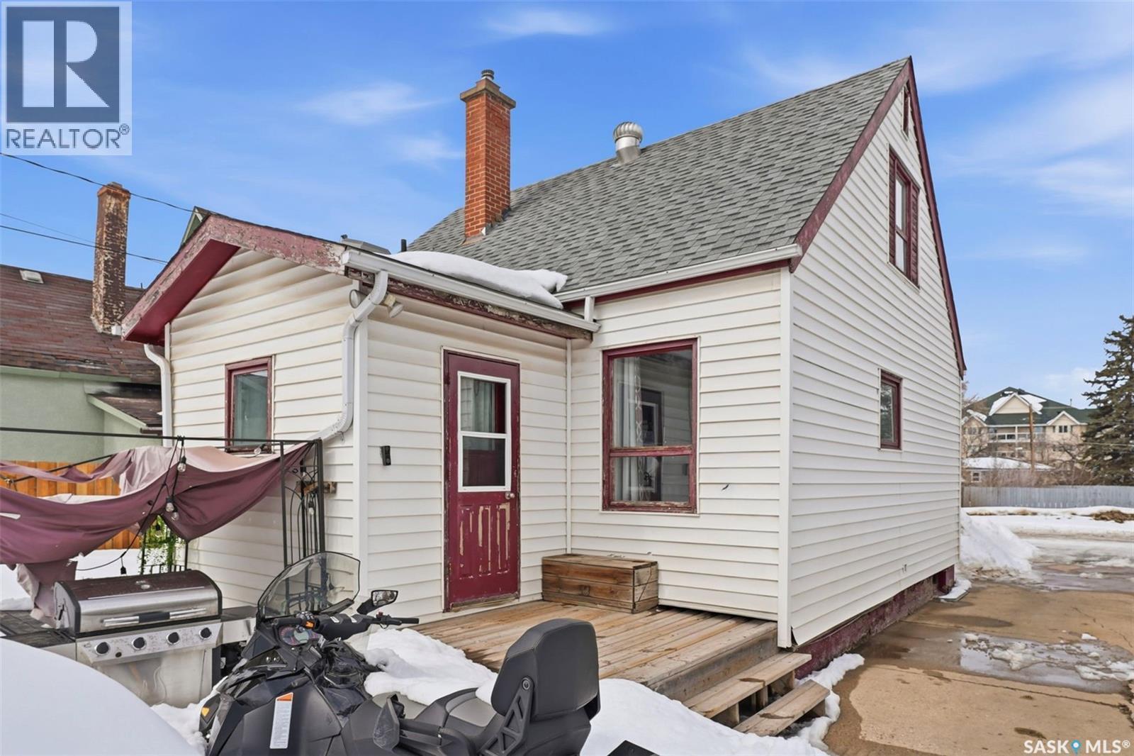 547 5Th Street E, Prince Albert, SK - Outdoor