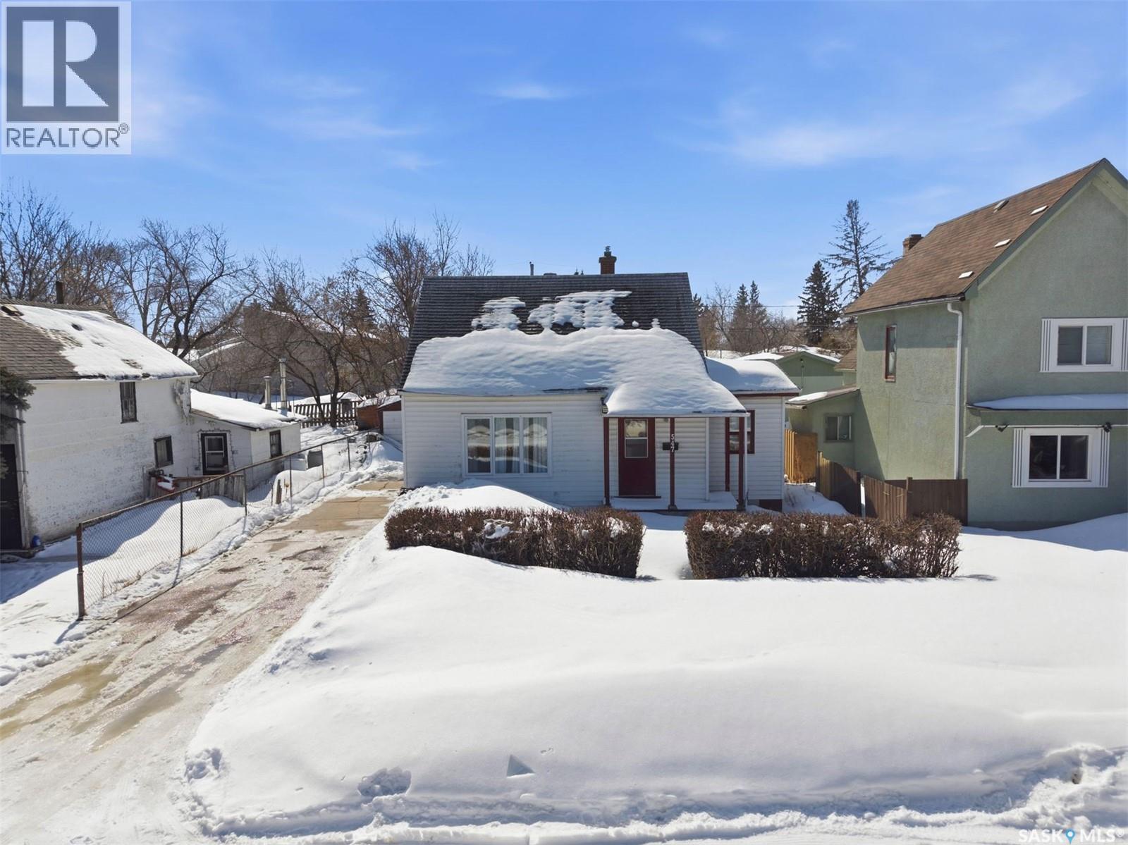 547 5Th Street E, Prince Albert, SK - Outdoor