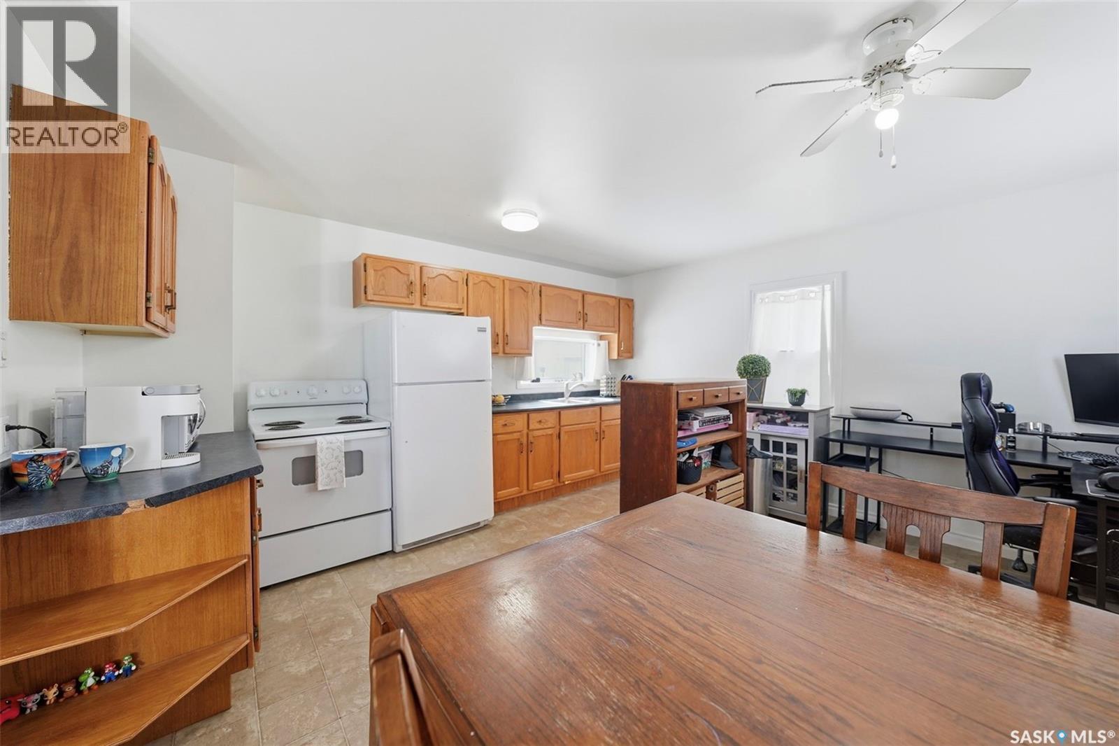 547 5Th Street E, Prince Albert, SK - Indoor Photo Showing Kitchen