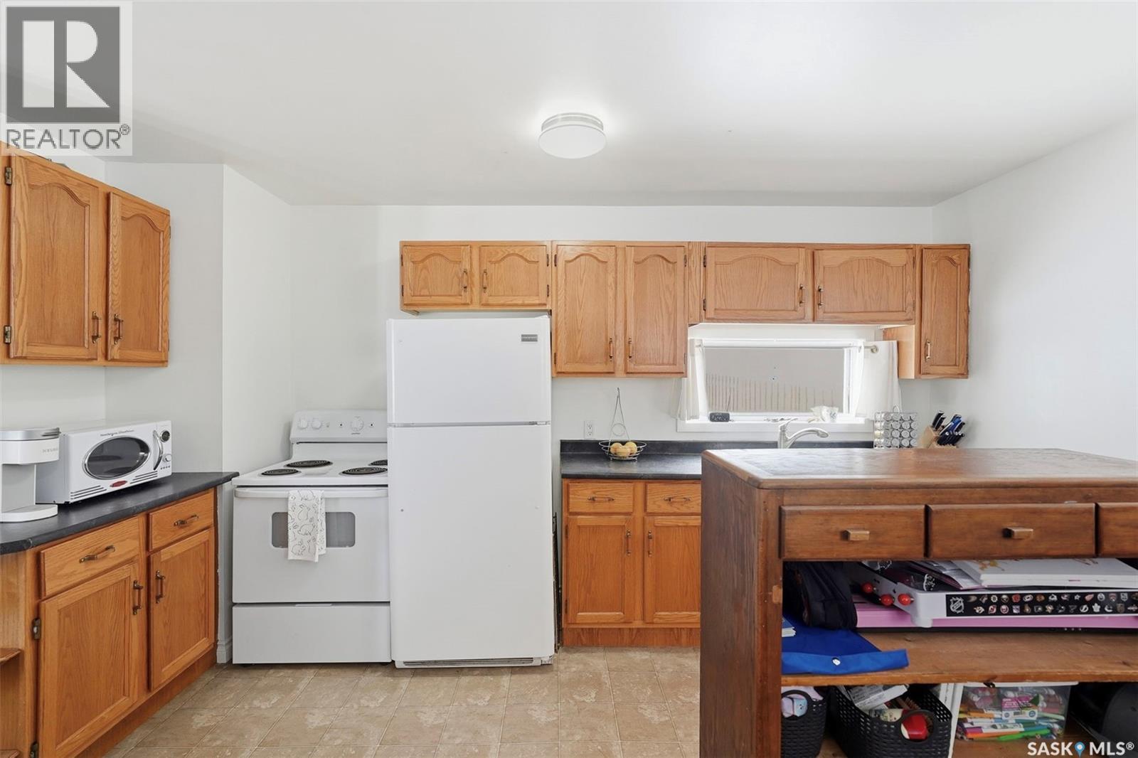547 5Th Street E, Prince Albert, SK - Indoor Photo Showing Kitchen