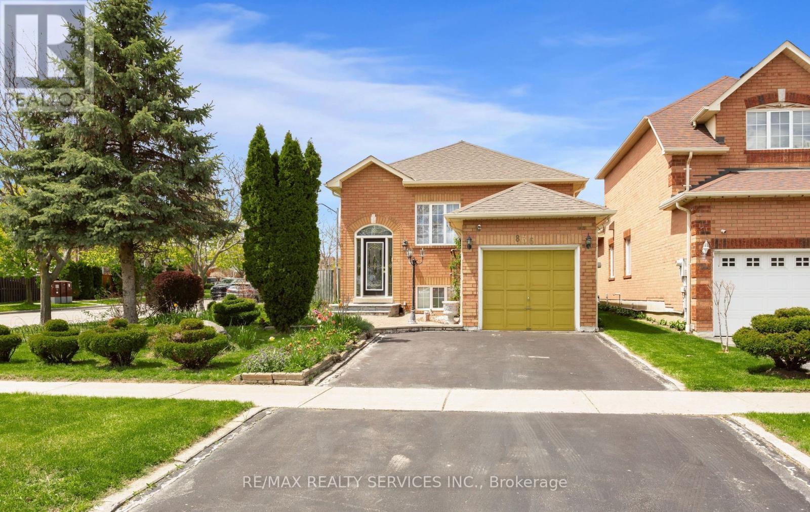 836 Avocado Crescent, Mississauga, ON - Outdoor With Facade