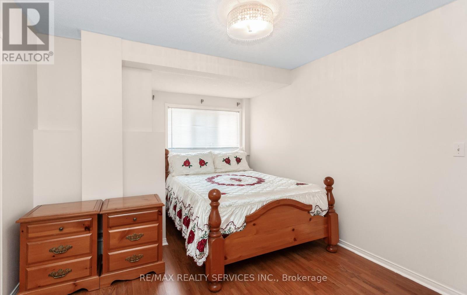836 Avocado Crescent, Mississauga, ON - Indoor Photo Showing Bedroom