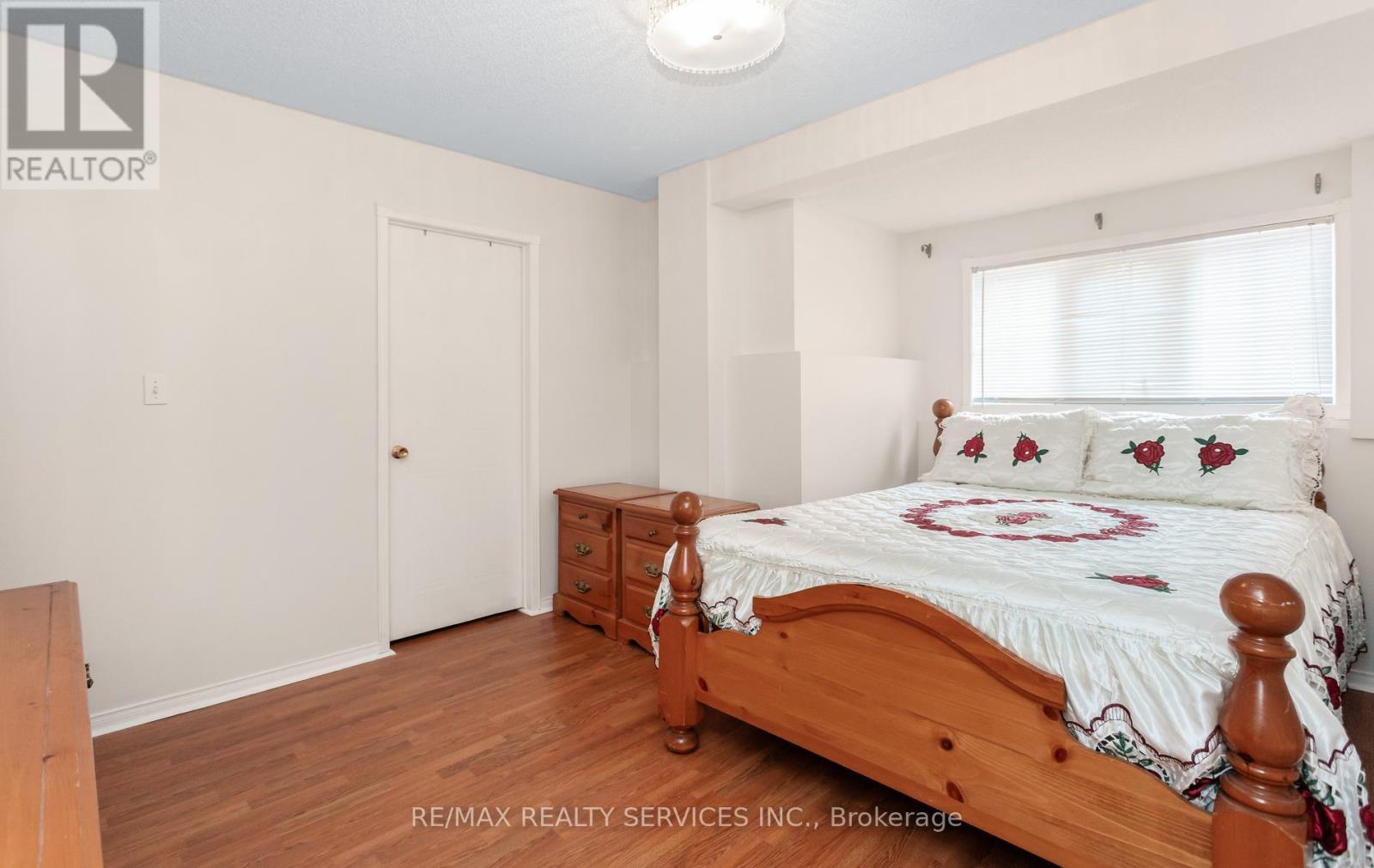 836 Avocado Crescent, Mississauga, ON - Indoor Photo Showing Bedroom
