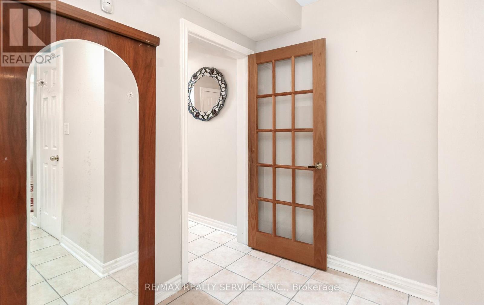 836 Avocado Crescent, Mississauga, ON - Indoor Photo Showing Other Room