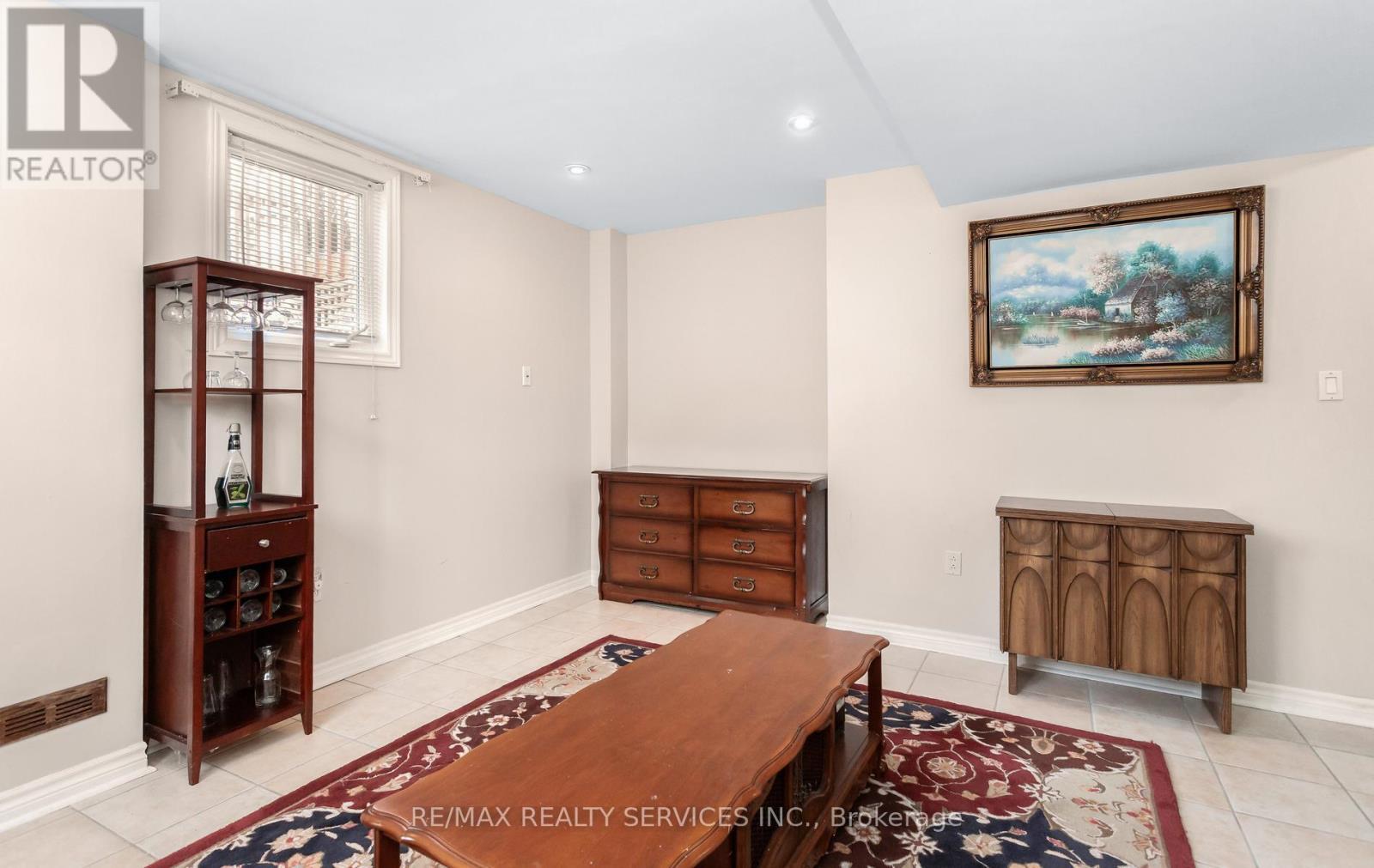 836 Avocado Crescent, Mississauga, ON - Indoor