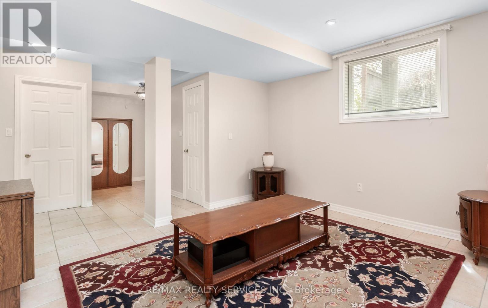 836 Avocado Crescent, Mississauga, ON - Indoor Photo Showing Other Room