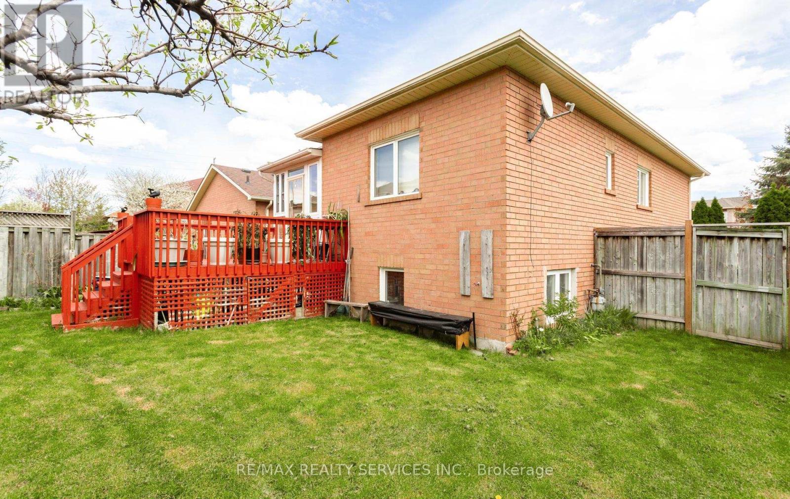836 Avocado Crescent, Mississauga, ON - Outdoor With Deck Patio Veranda With Exterior
