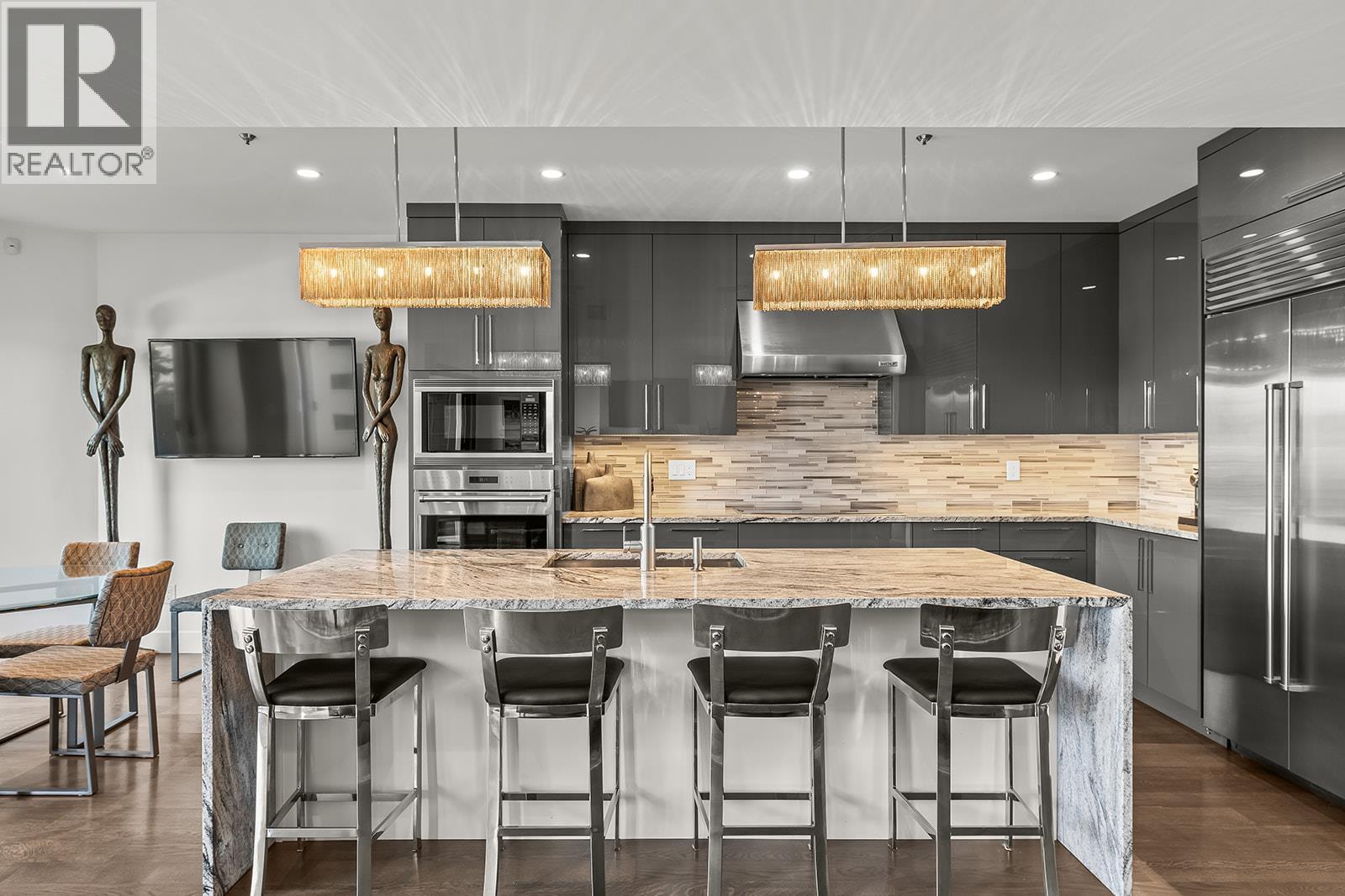 1156 Sunset Drive Unit# 123, Kelowna, BC - Indoor Photo Showing Kitchen With Upgraded Kitchen