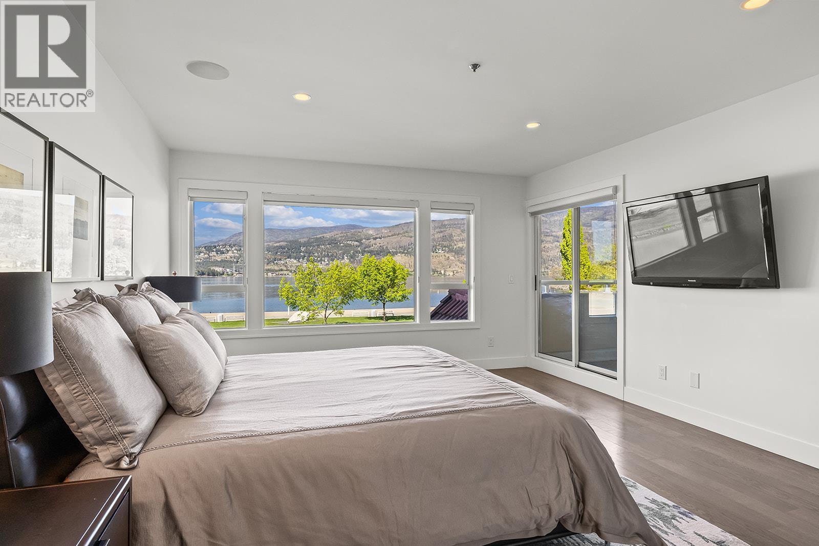Primary bedroom - 1156 Sunset Drive Unit# 123, Kelowna, BC - Indoor Photo Showing Bedroom