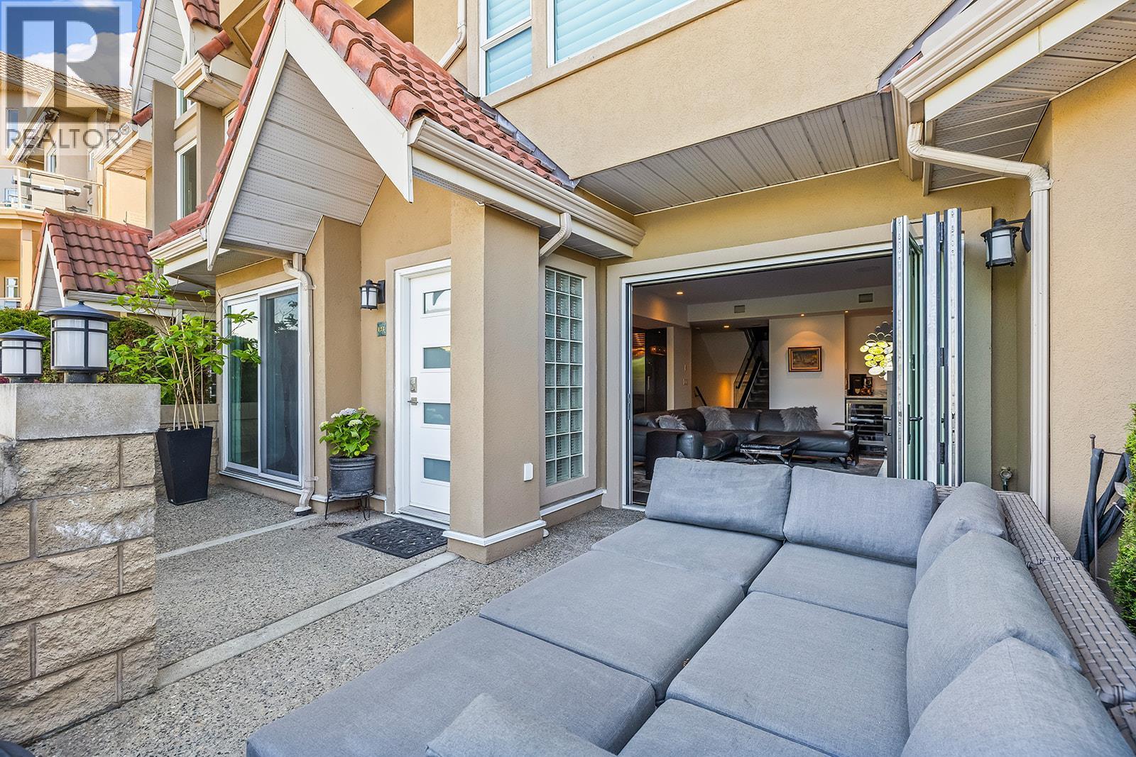 1156 Sunset Drive Unit# 123, Kelowna, BC - Outdoor With Deck Patio Veranda