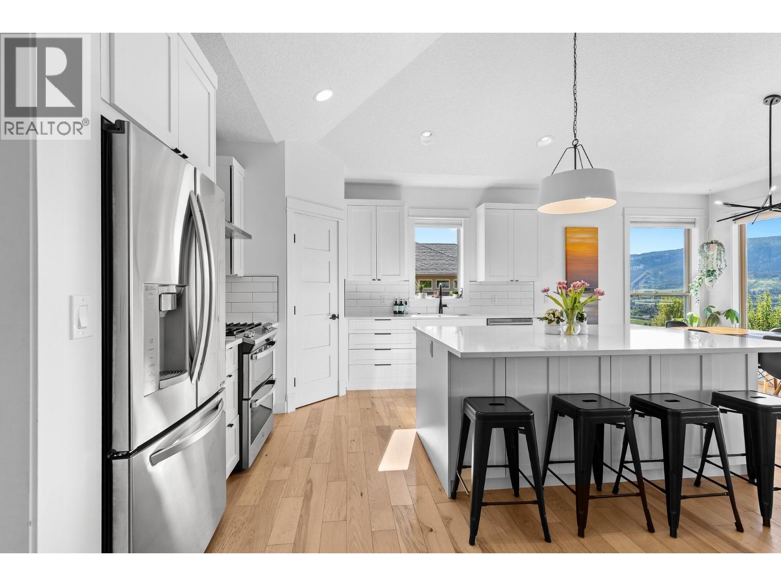 514 Mt. Tanner Place, Coldstream, BC - Indoor Photo Showing Kitchen With Upgraded Kitchen