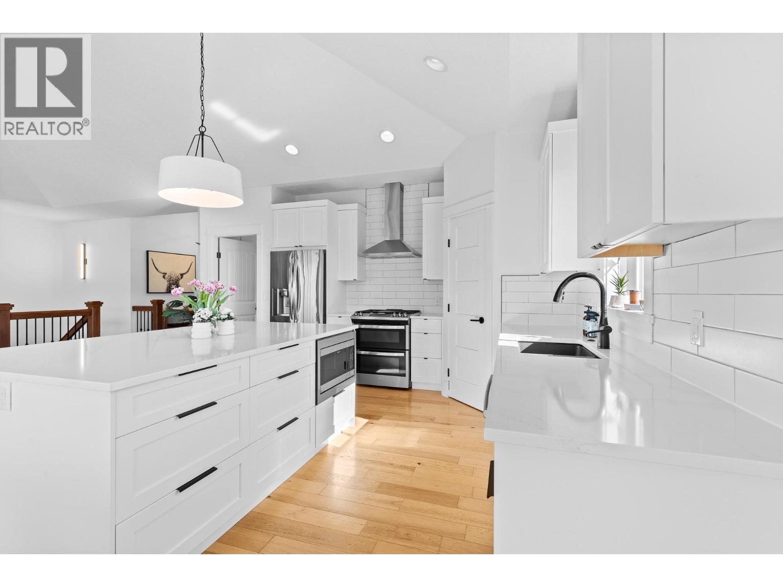 514 Mt. Tanner Place, Coldstream, BC - Indoor Photo Showing Kitchen With Upgraded Kitchen