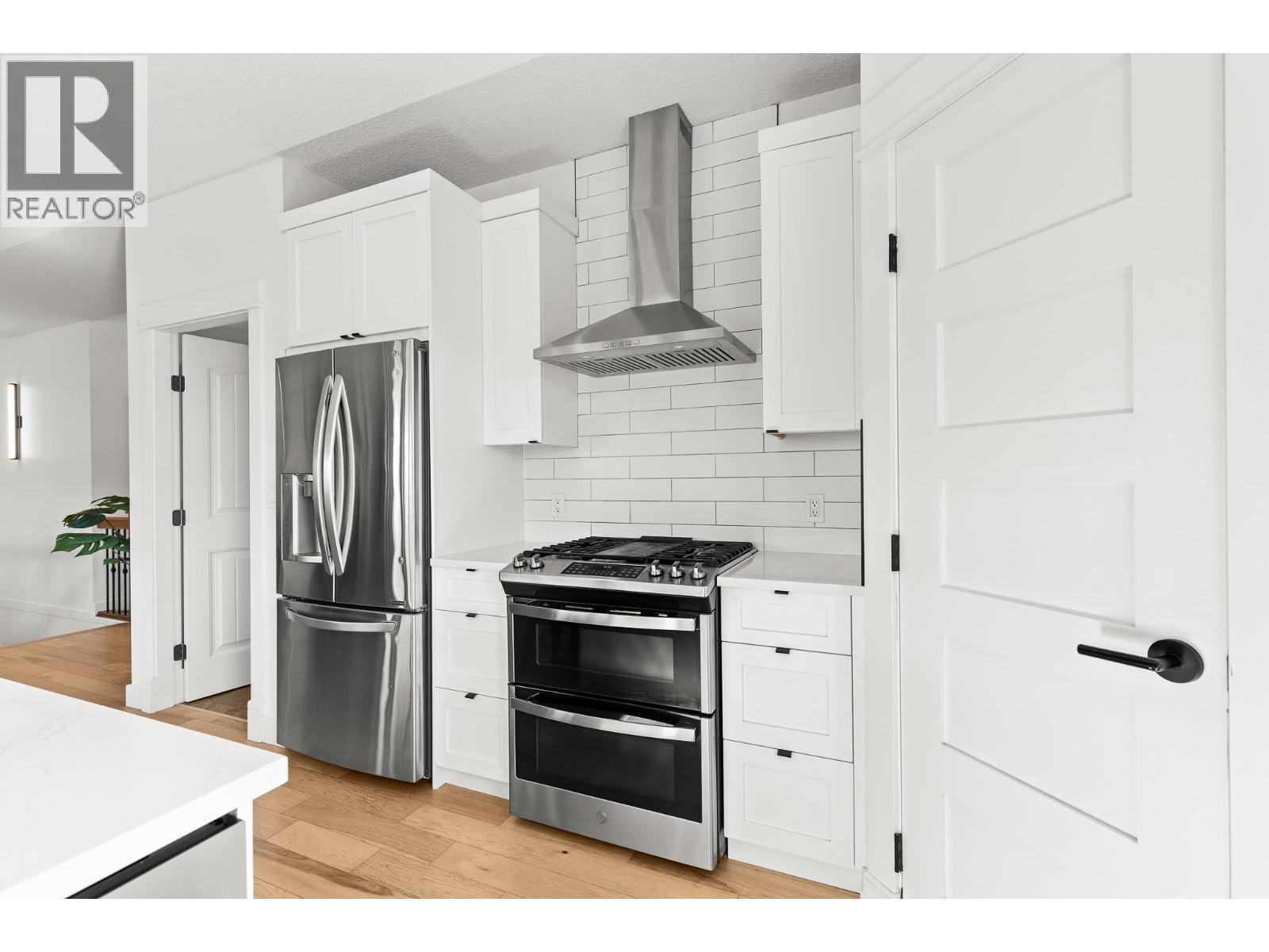 514 Mt. Tanner Place, Coldstream, BC - Indoor Photo Showing Kitchen