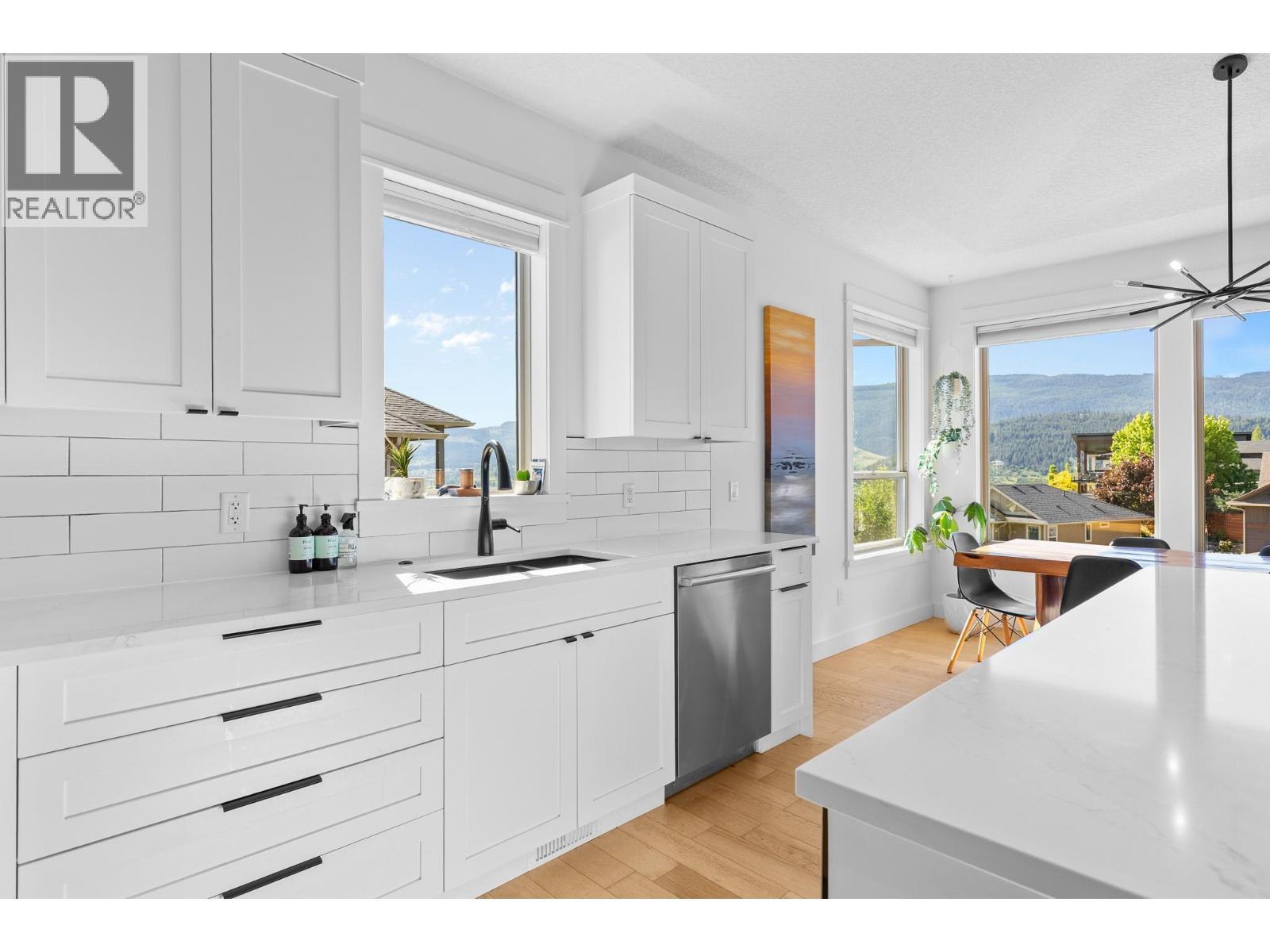 514 Mt. Tanner Place, Coldstream, BC - Indoor Photo Showing Kitchen