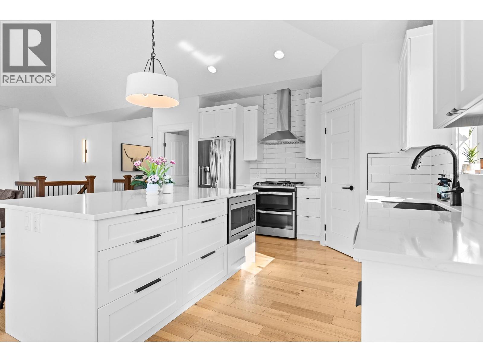 514 Mt. Tanner Place, Coldstream, BC - Indoor Photo Showing Kitchen With Upgraded Kitchen