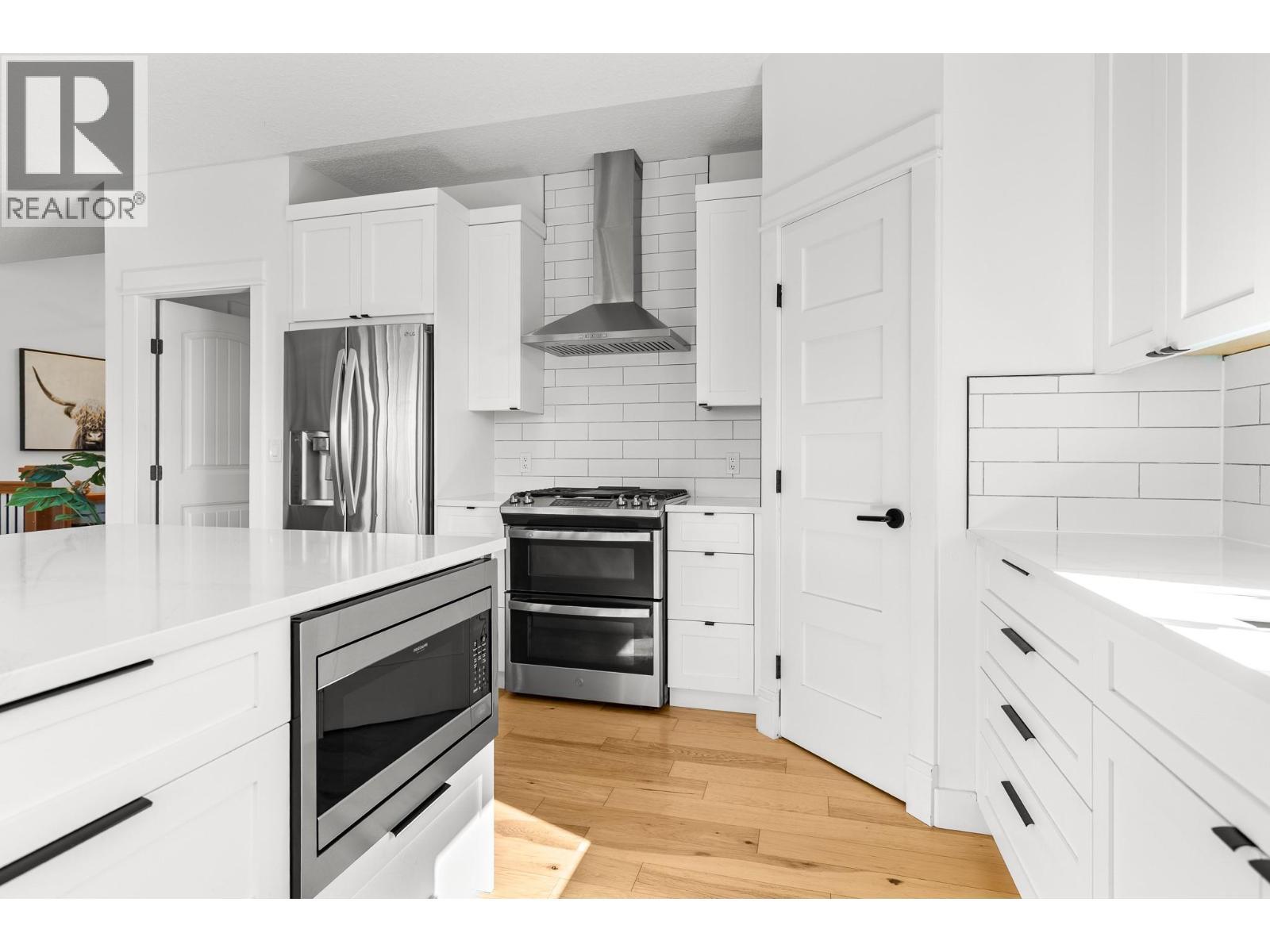 514 Mt. Tanner Place, Coldstream, BC - Indoor Photo Showing Kitchen With Upgraded Kitchen