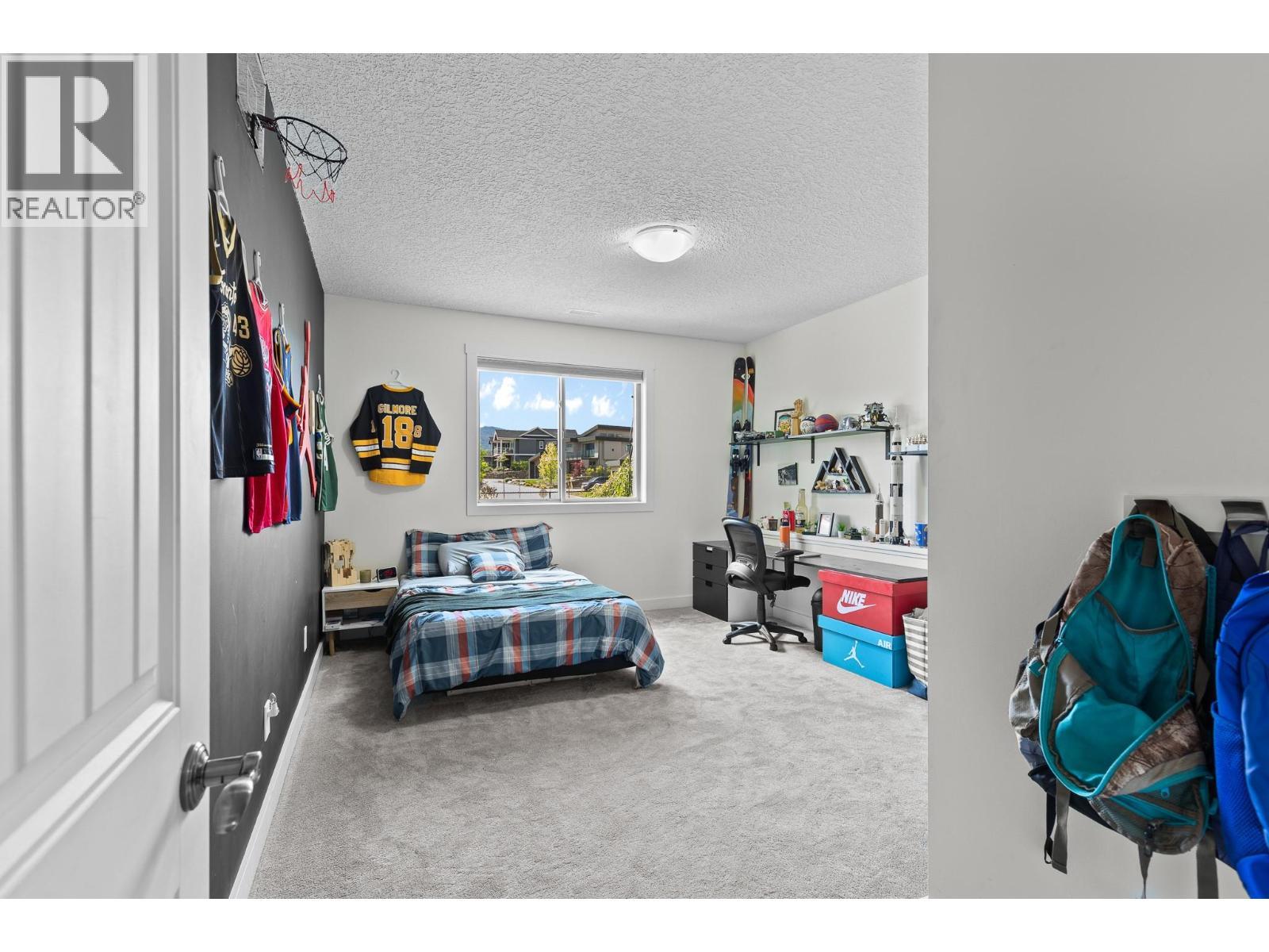 514 Mt. Tanner Place, Coldstream, BC - Indoor Photo Showing Bedroom