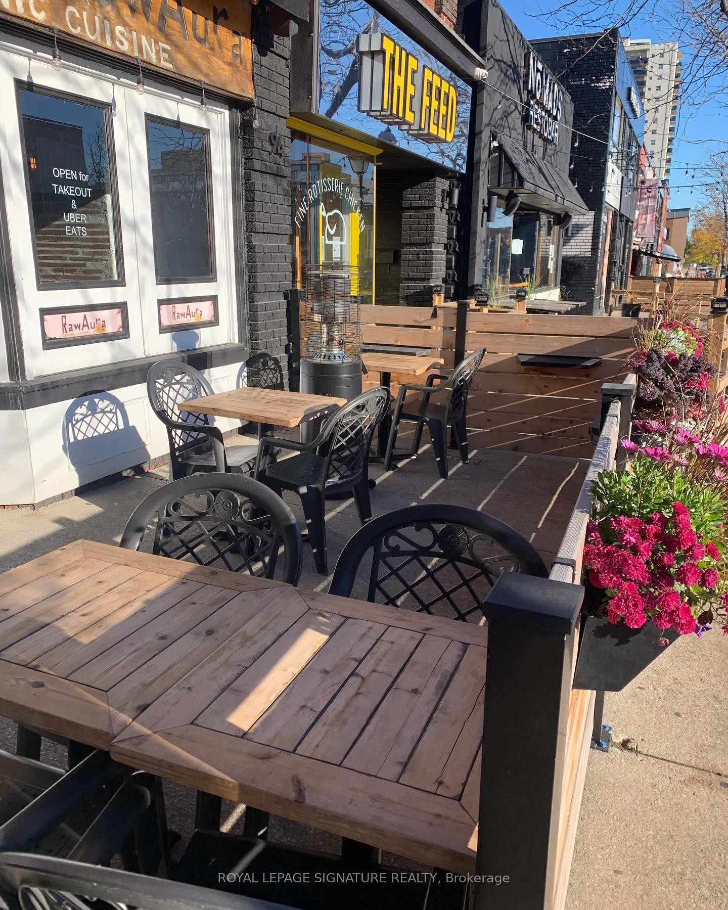 94 Lakeshore Road E, Mississauga, ON