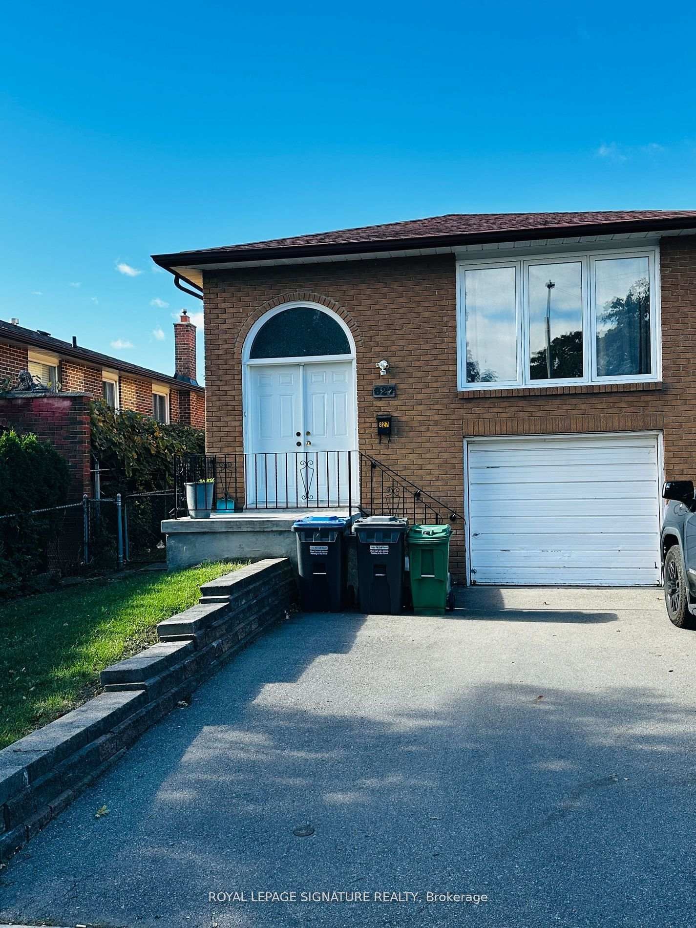 827 Stainton Drive, Mississauga, ON