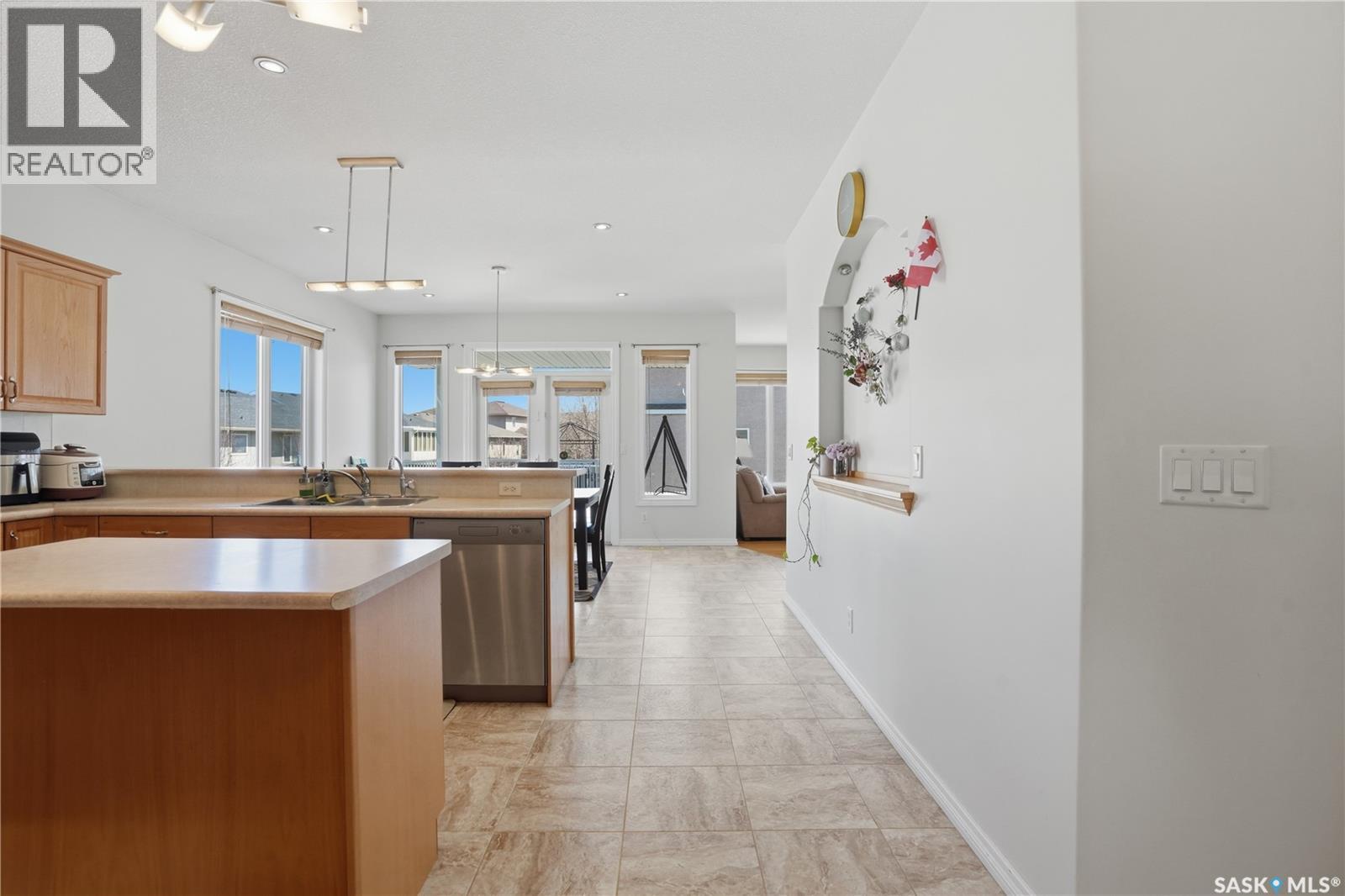 3714 Sandringham Road E, Regina, SK - Indoor Photo Showing Kitchen