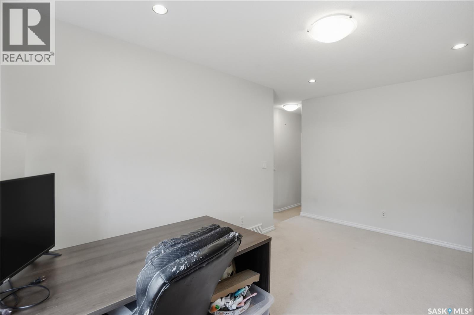 3714 Sandringham Road E, Regina, SK - Indoor