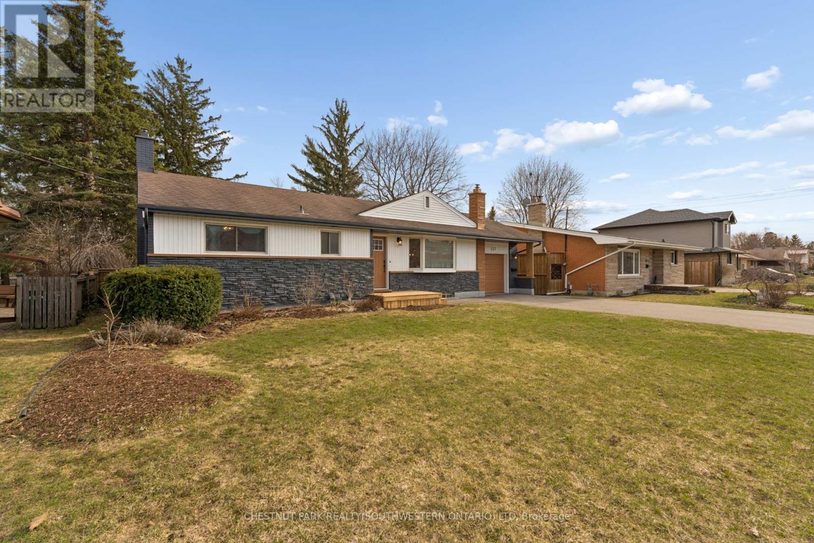 137 Donald Street, Kitchener, ON - Outdoor With Deck Patio Veranda With Backyard