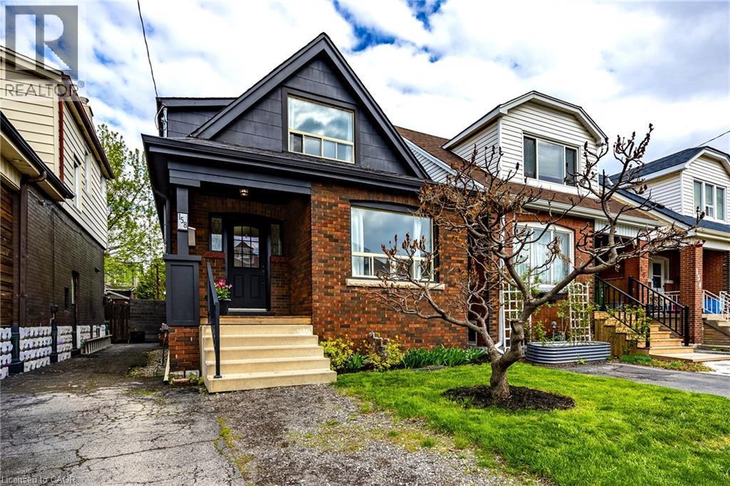 158 Balsam Avenue N, Hamilton, ON - Outdoor With Facade