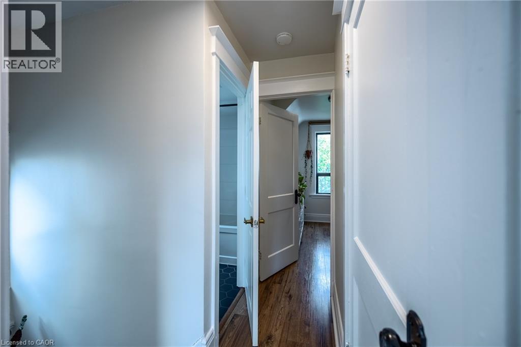 158 Balsam Avenue N, Hamilton, ON - Indoor Photo Showing Other Room