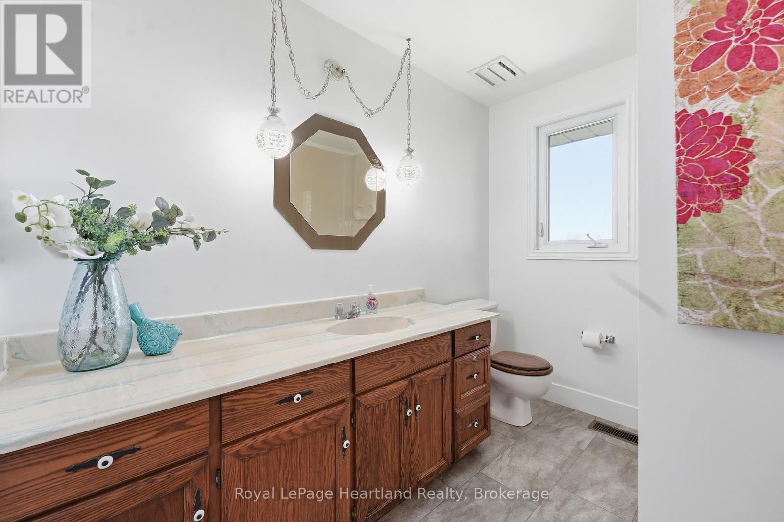 80157 Sharpes Creek Line, Central Huron (Goderich), ON - Indoor Photo Showing Bathroom