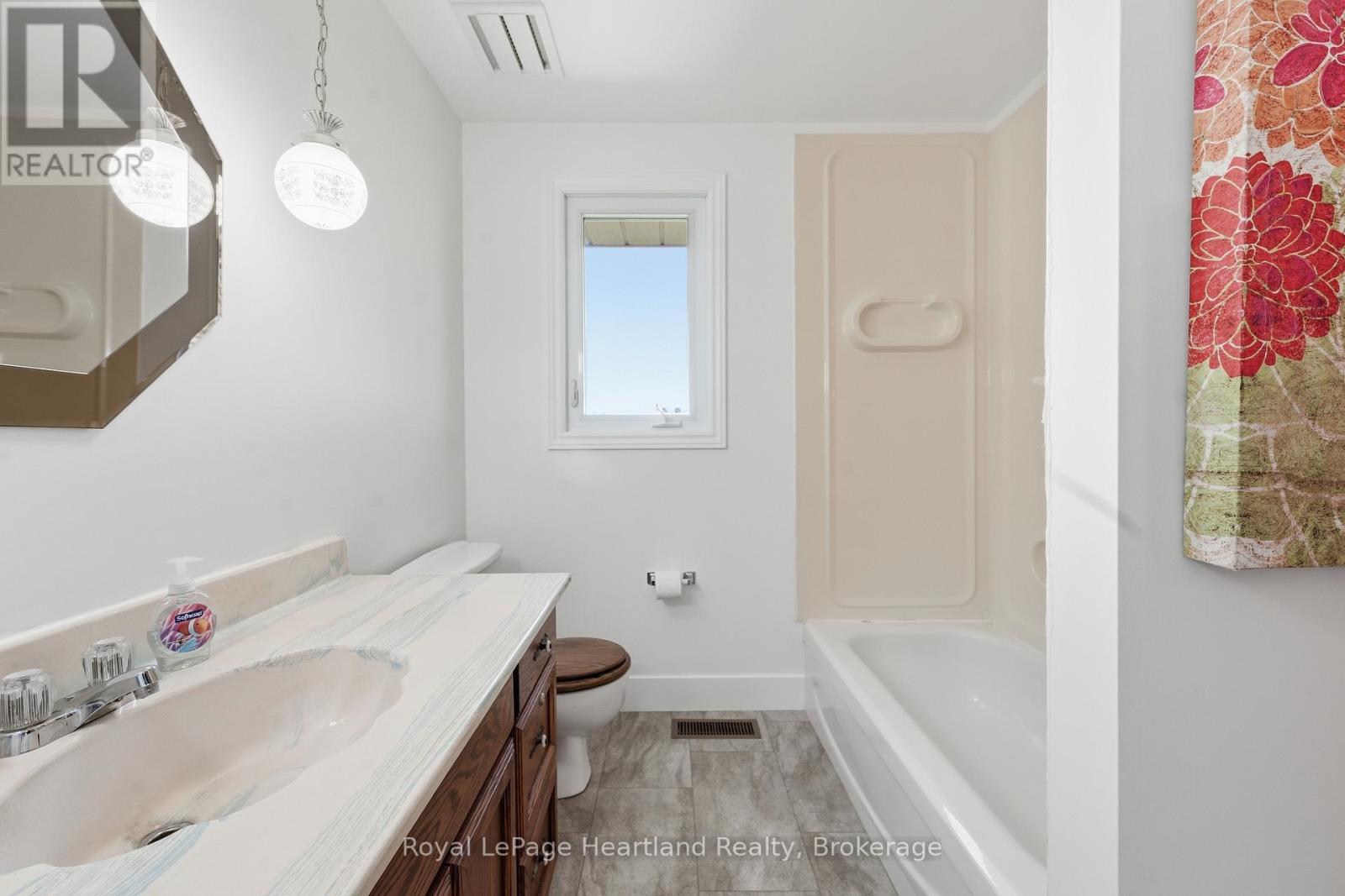 80157 Sharpes Creek Line, Central Huron (Goderich), ON - Indoor Photo Showing Bathroom