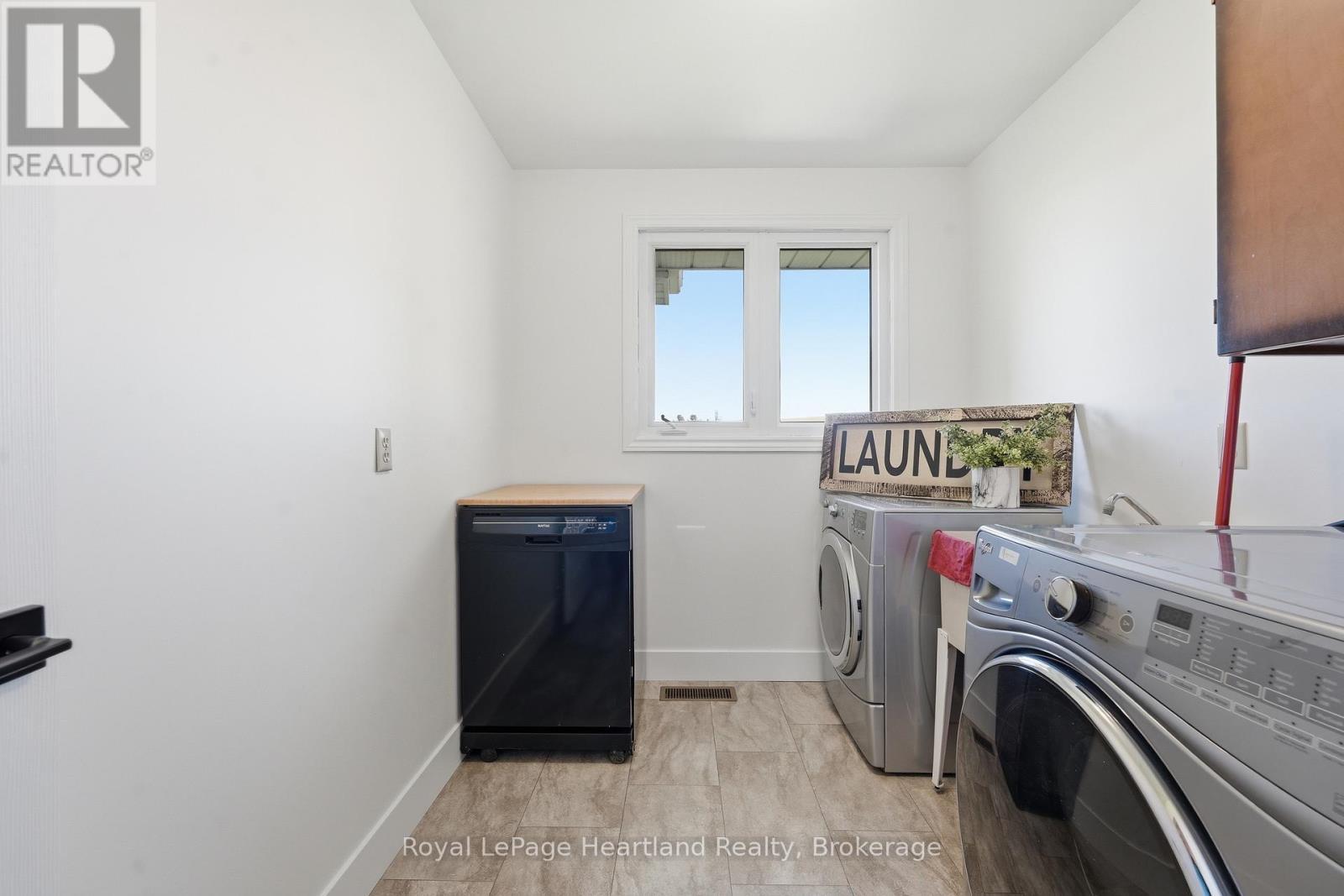 80157 Sharpes Creek Line, Central Huron (Goderich), ON - Indoor Photo Showing Laundry Room