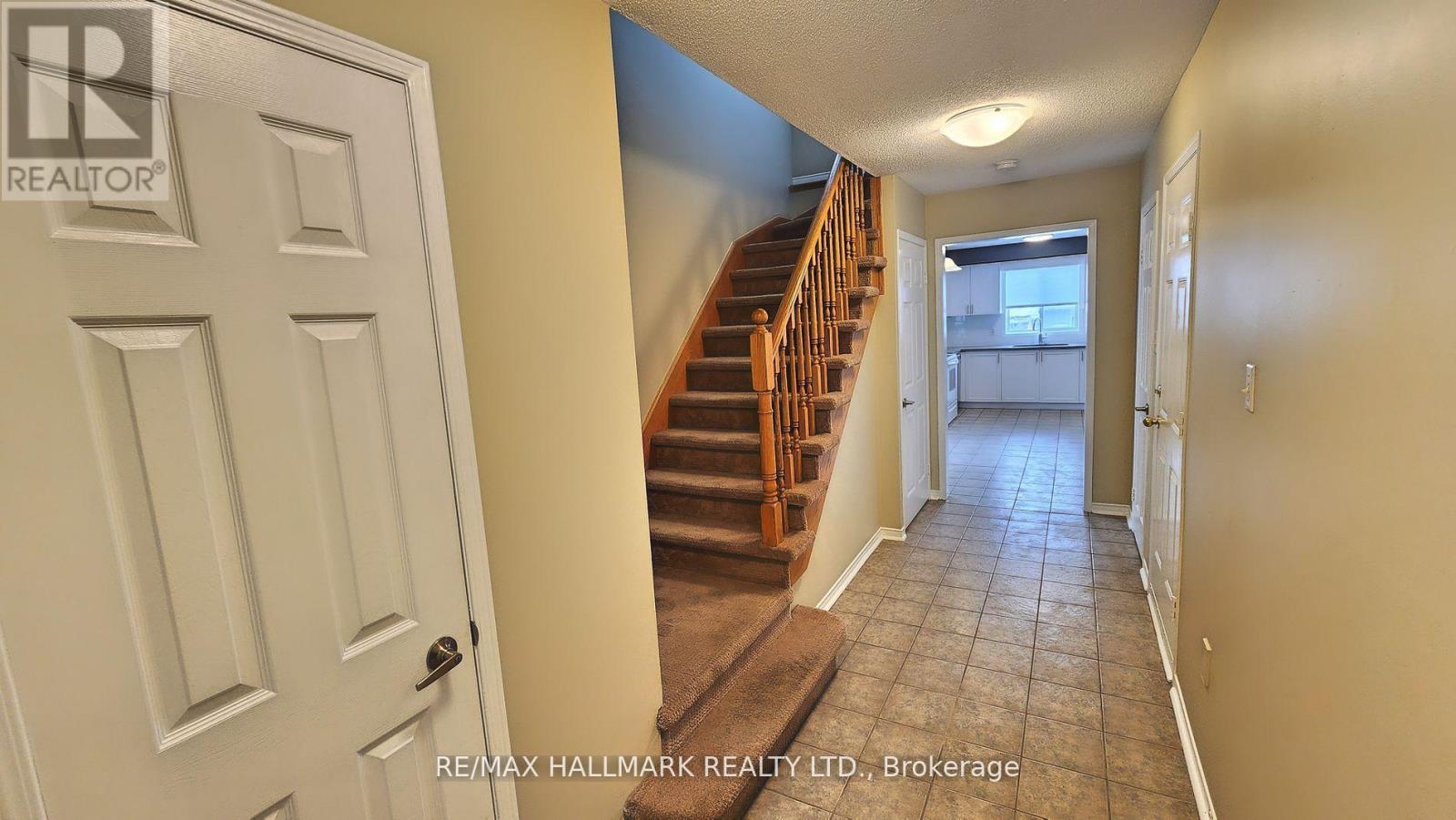 48 Downing Crescent, Barrie, ON - Indoor Photo Showing Other Room