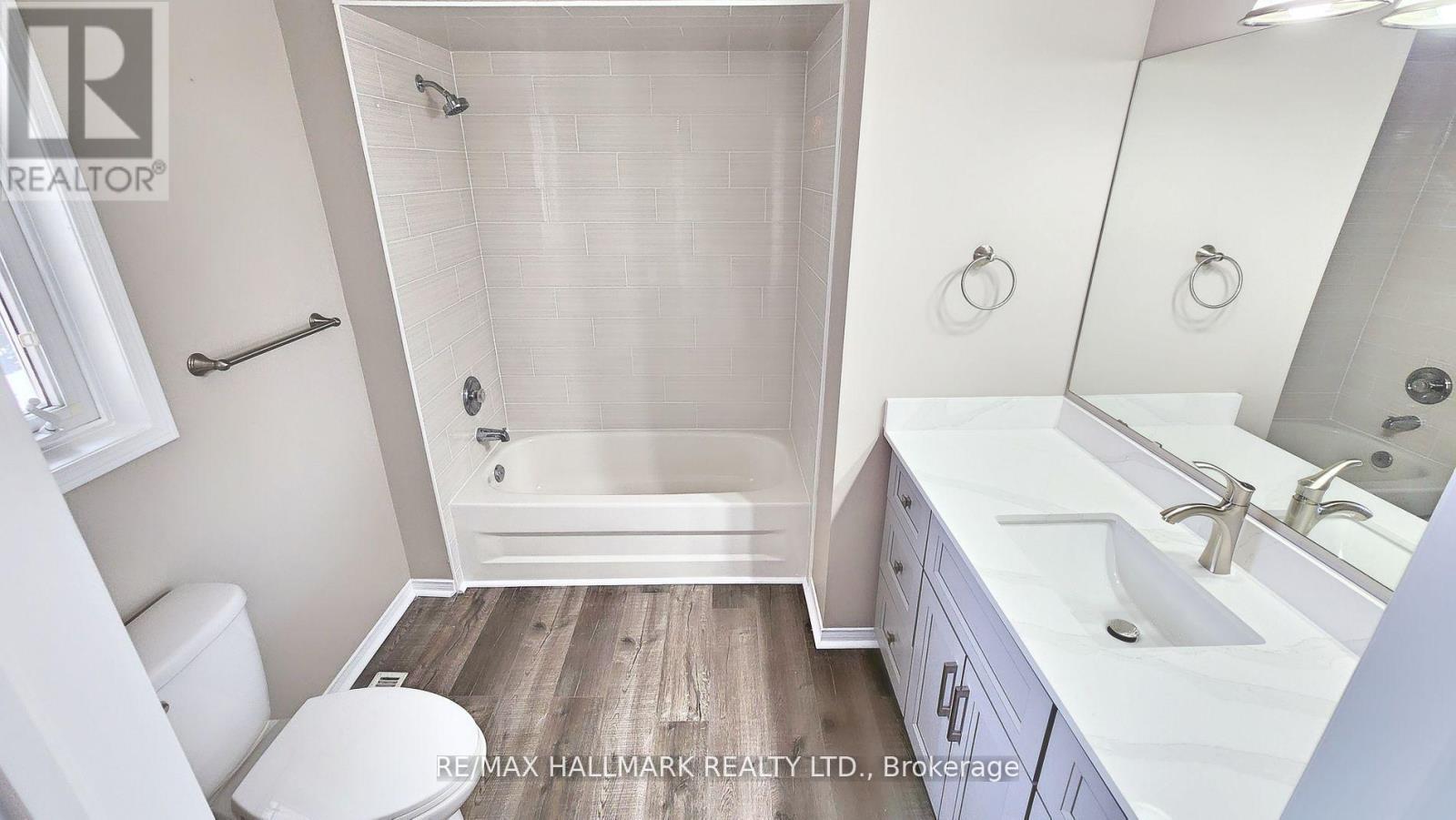 48 Downing Crescent, Barrie, ON - Indoor Photo Showing Bathroom