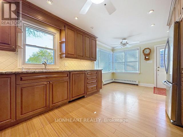 1475 Garnet Avenue, Mississauga, ON - Indoor Photo Showing Kitchen