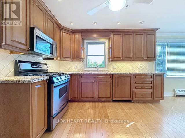 1475 Garnet Avenue, Mississauga, ON - Indoor Photo Showing Kitchen