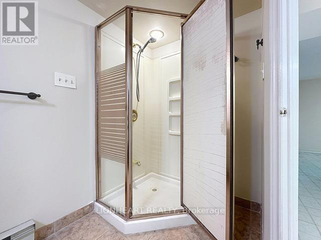 1475 Garnet Avenue, Mississauga, ON - Indoor Photo Showing Bathroom