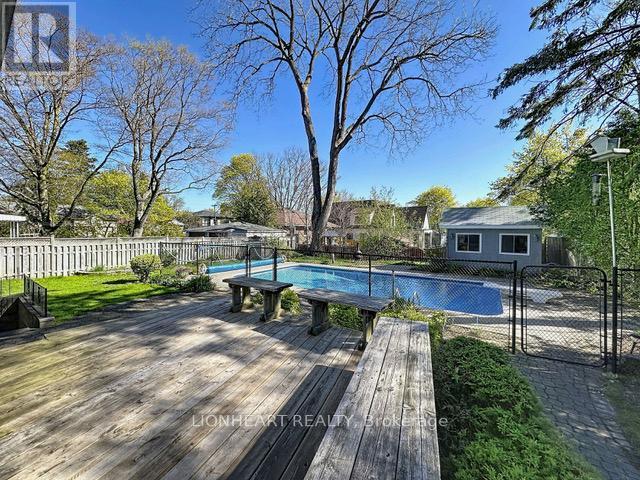 1475 Garnet Avenue, Mississauga, ON - Outdoor