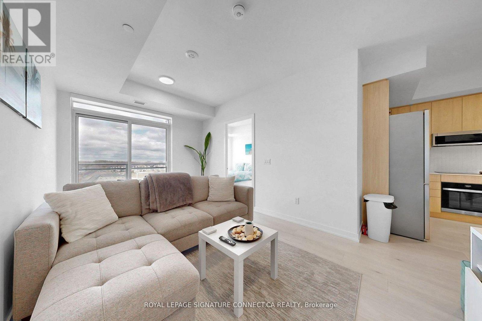 509 - 2501 Saw Whet Boulevard, Oakville, ON - Indoor Photo Showing Living Room