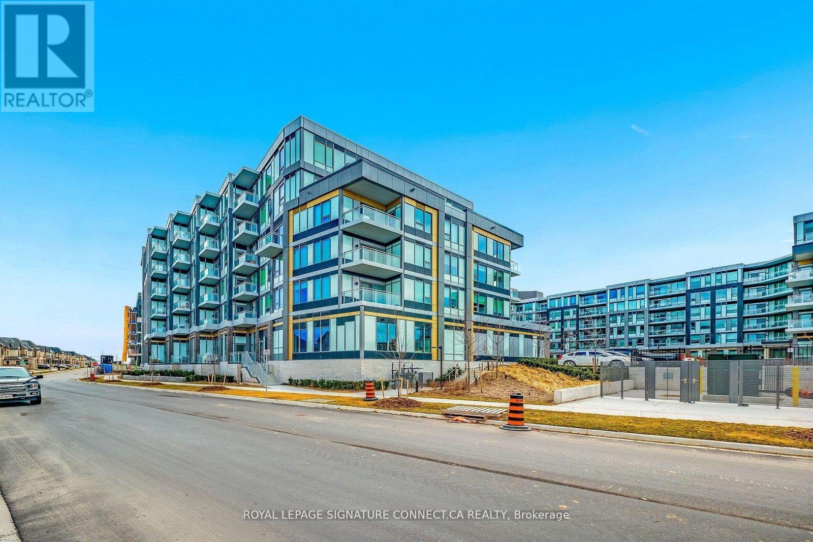 509 - 2501 Saw Whet Boulevard, Oakville, ON - Outdoor