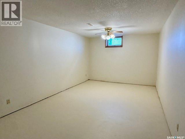 208 2Nd Street Ne, Watson, SK - Indoor Photo Showing Other Room