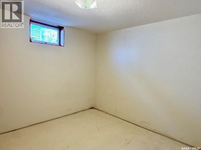 208 2Nd Street Ne, Watson, SK - Indoor
