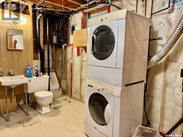 208 2Nd Street Ne, Watson, SK - Indoor Photo Showing Laundry Room