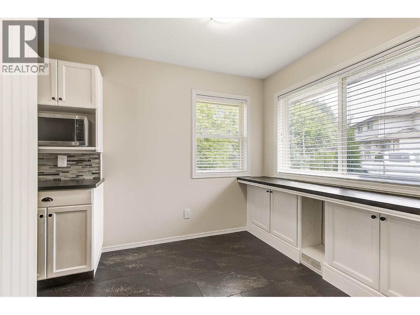 Extra storage and workspace - 133 Wyndham Crescent Unit# 110, Kelowna, BC - Indoor