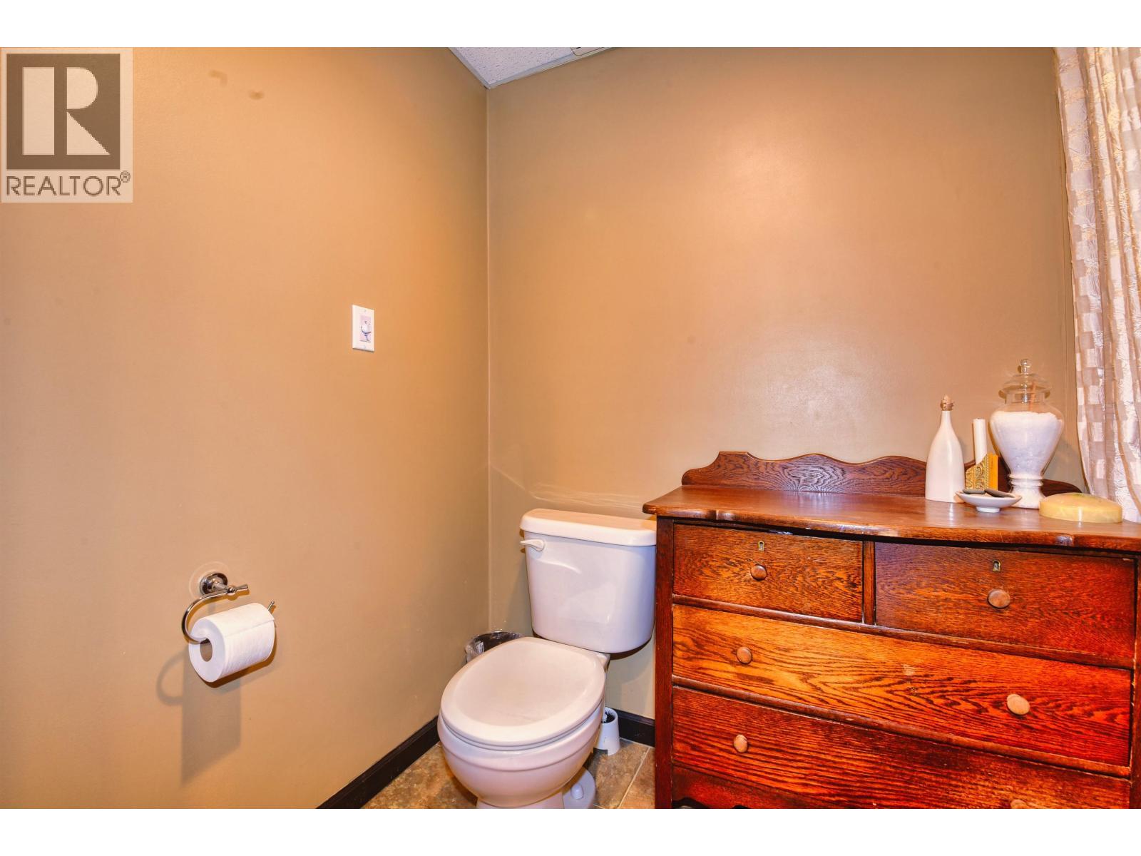 8 Windmill Crescent, Williams Lake, BC - Indoor Photo Showing Bathroom