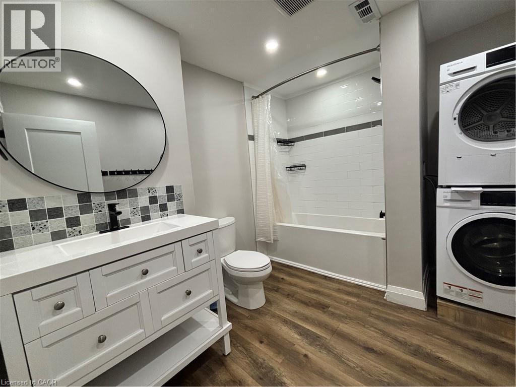 773 Lawrence Road, Hamilton, ON - Indoor Photo Showing Laundry Room