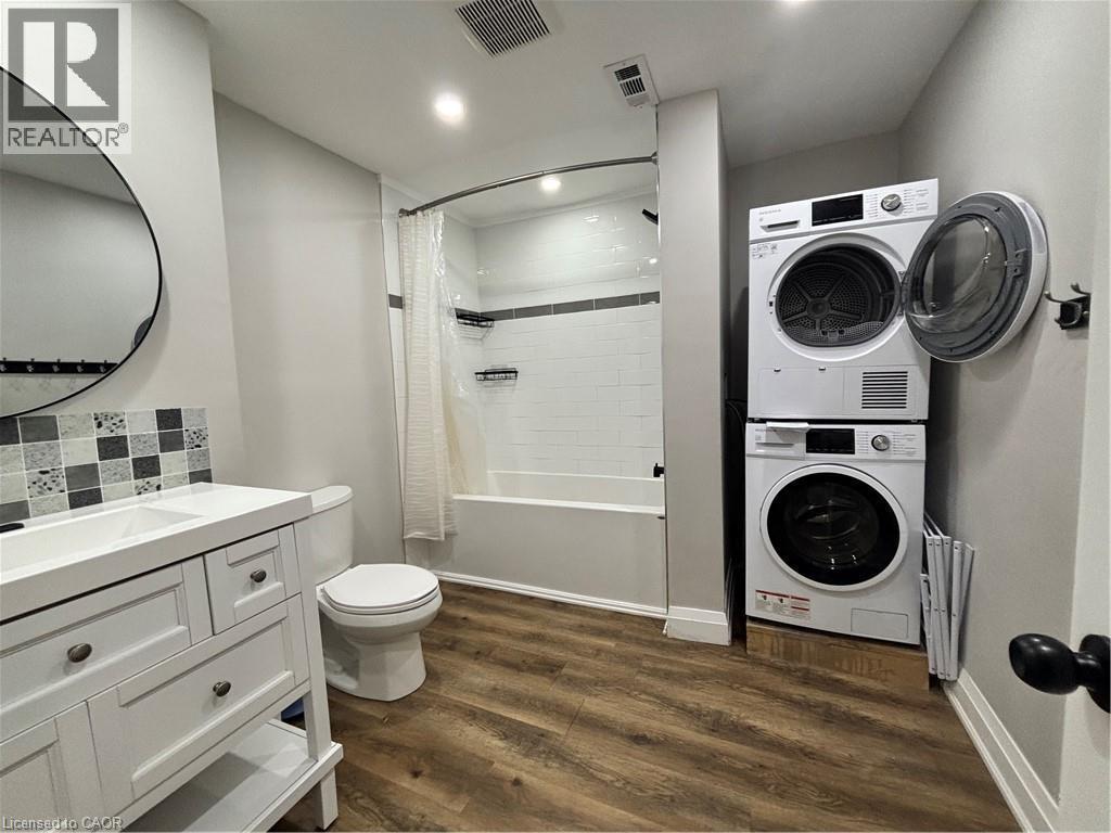 773 Lawrence Road, Hamilton, ON - Indoor Photo Showing Laundry Room