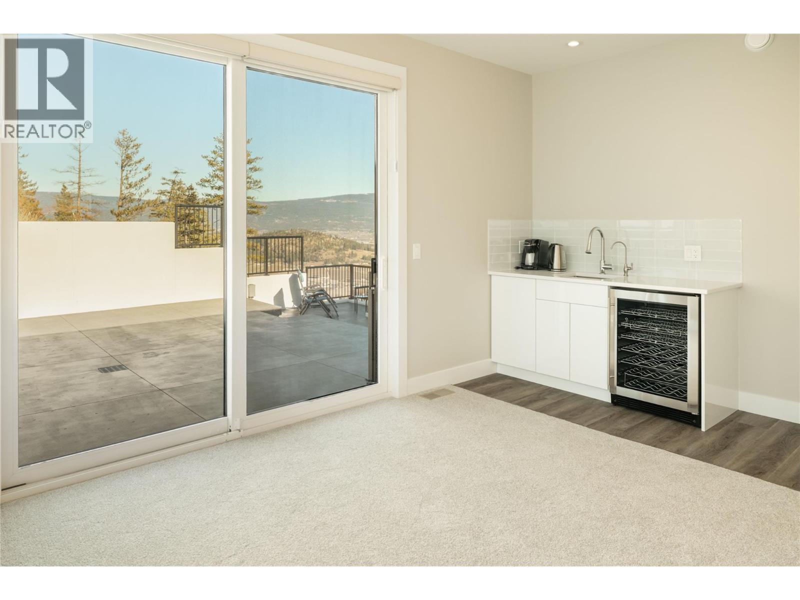 274 Summer Wood Drive, Kelowna, BC - Indoor Photo Showing Other Room