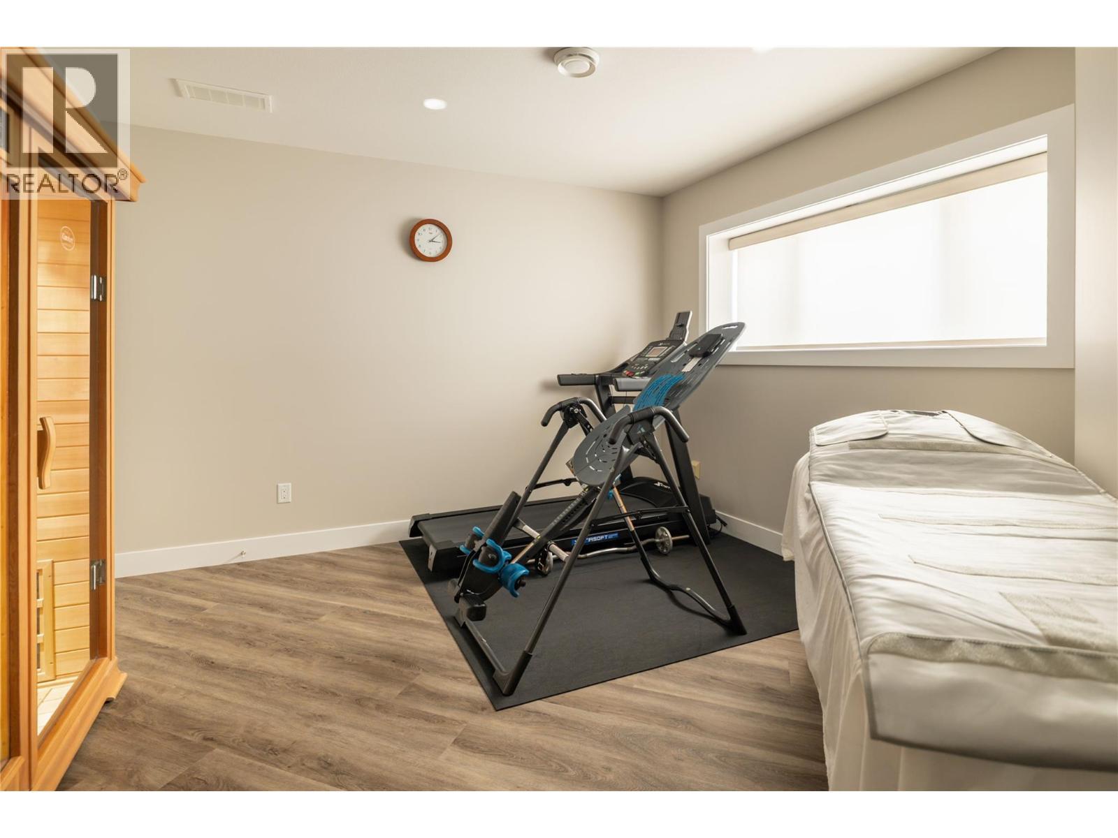 274 Summer Wood Drive, Kelowna, BC - Indoor Photo Showing Other Room