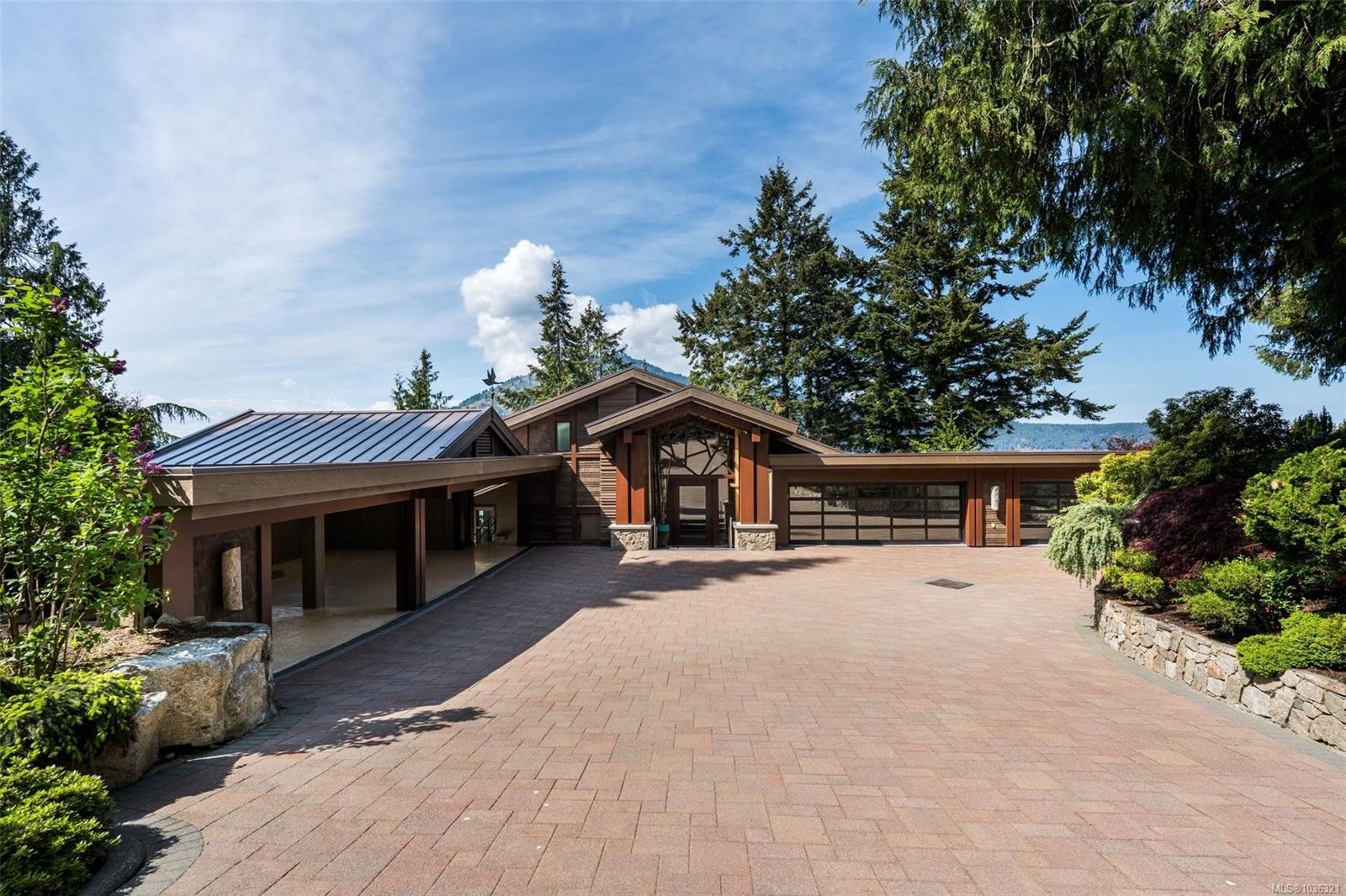 960 Lands End End, North Saanich, BC